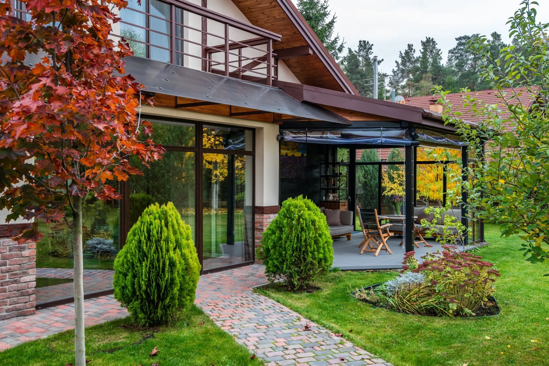 A south-suburban Chicago home fitted with new replacement windows